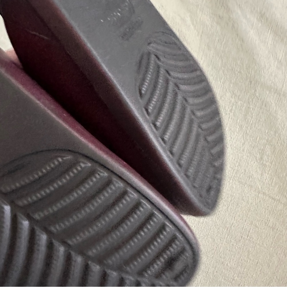 CROCS Women's Burgundy Slip-On Clogs - Picture 5 of 7